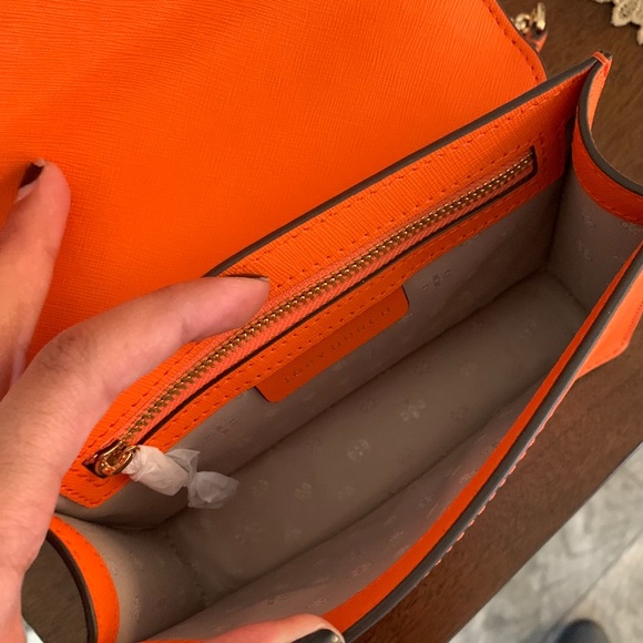 New Tory Burch crossbody 🍁 - Picture 3 of 6